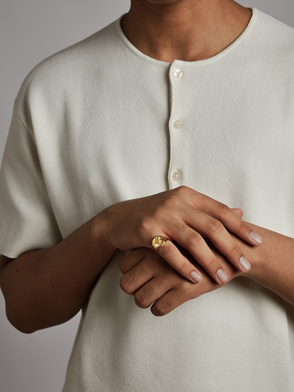 gold skull pinky ring